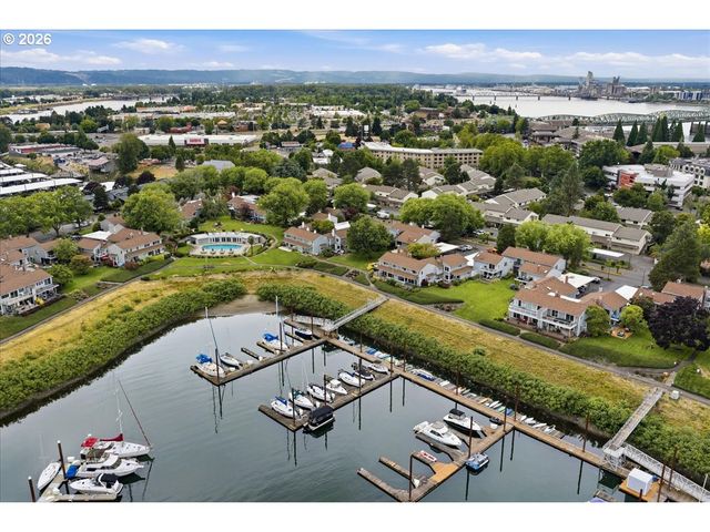 634 N HAYDEN BAY Dr, Portland, OR 97217