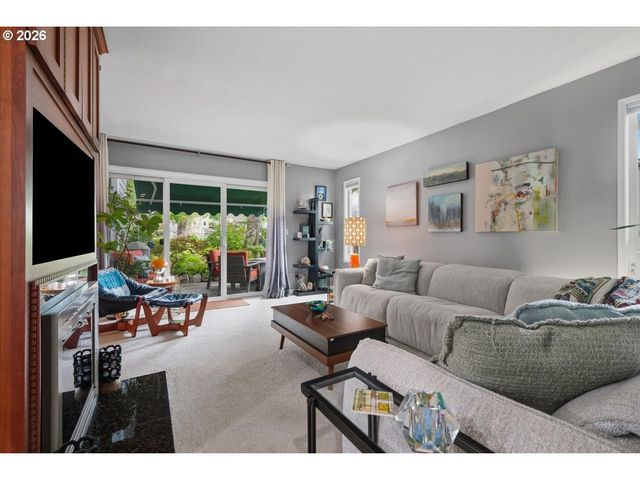 634 N HAYDEN BAY Dr, Portland, OR 97217