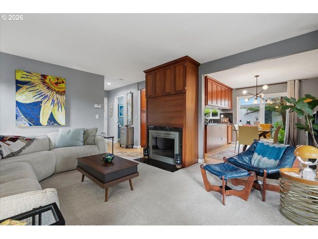 634 N HAYDEN BAY Dr, Portland, OR 97217