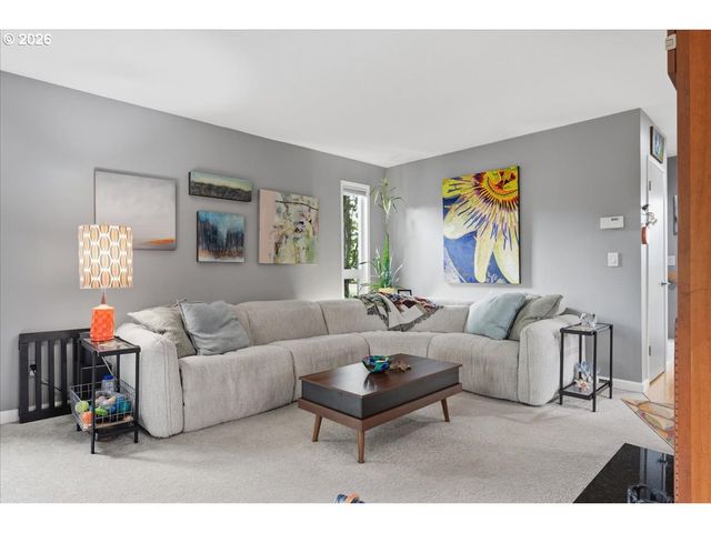 634 N HAYDEN BAY Dr, Portland, OR 97217