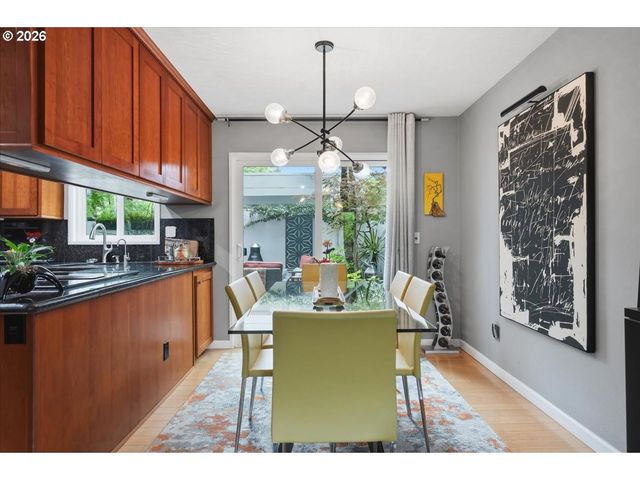 634 N HAYDEN BAY Dr, Portland, OR 97217