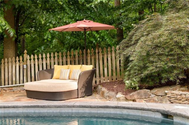 4 Windrock Way, Greensboro, NC 27455
