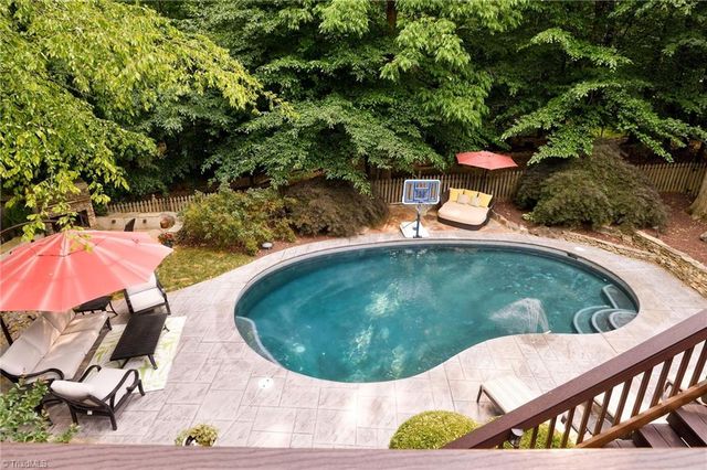 4 Windrock Way, Greensboro, NC 27455