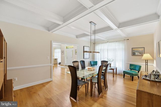 8104 REVATOM CT, Dunn Loring, VA 22027
