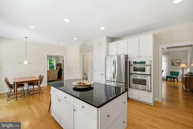 8104 REVATOM CT, Dunn Loring, VA 22027