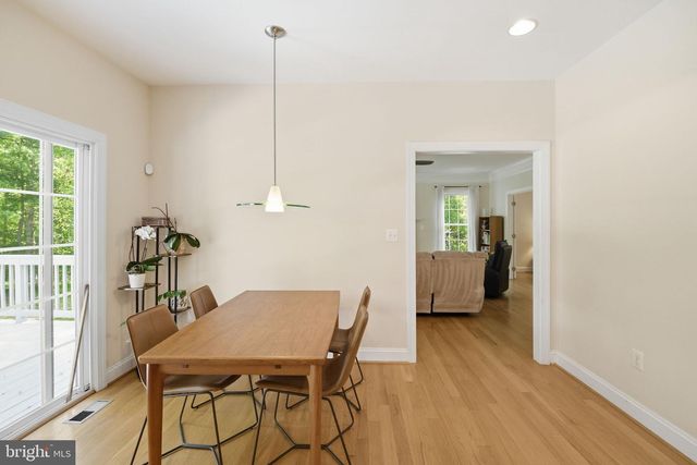 8104 REVATOM CT, Dunn Loring, VA 22027
