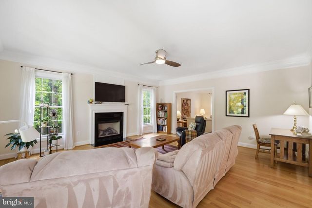 8104 REVATOM CT, Dunn Loring, VA 22027