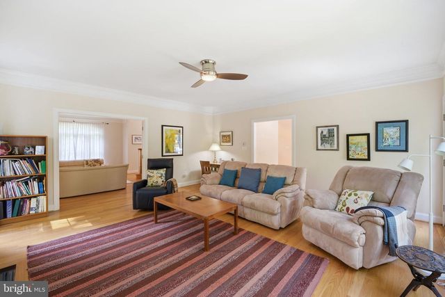 8104 REVATOM CT, Dunn Loring, VA 22027