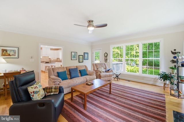 8104 REVATOM CT, Dunn Loring, VA 22027