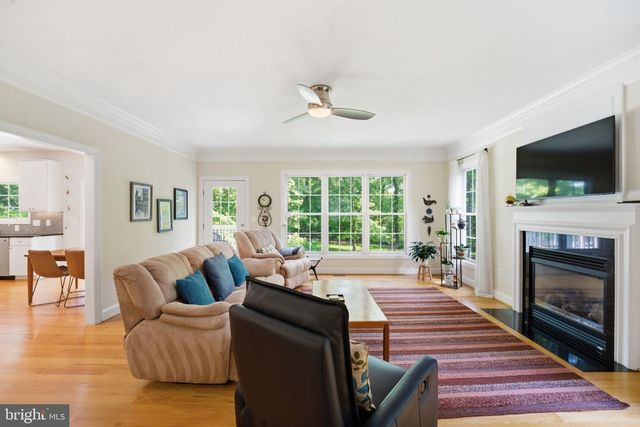 8104 REVATOM CT, Dunn Loring, VA 22027