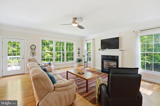 8104 REVATOM CT, Dunn Loring, VA 22027