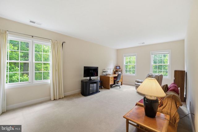 8104 REVATOM CT, Dunn Loring, VA 22027