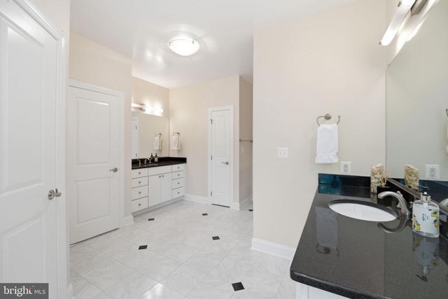 8104 REVATOM CT, Dunn Loring, VA 22027