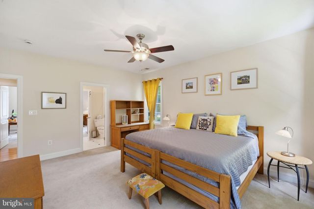 8104 REVATOM CT, Dunn Loring, VA 22027