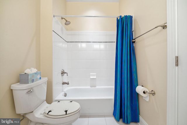 8104 REVATOM CT, Dunn Loring, VA 22027