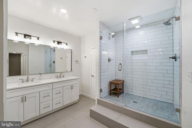 8104 REVATOM CT, Dunn Loring, VA 22027