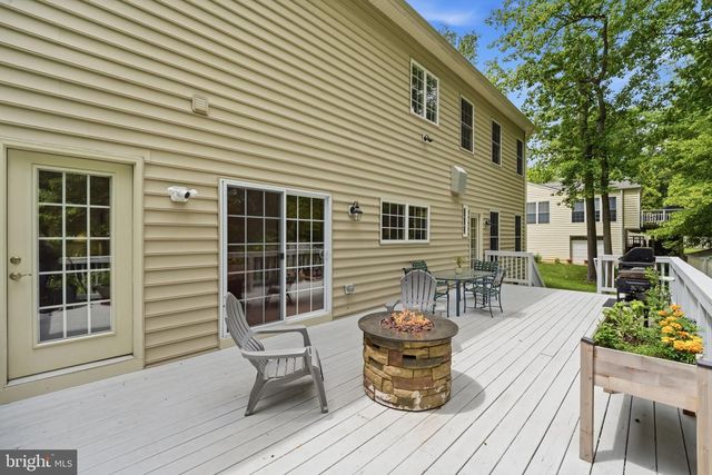 8104 REVATOM CT, Dunn Loring, VA 22027