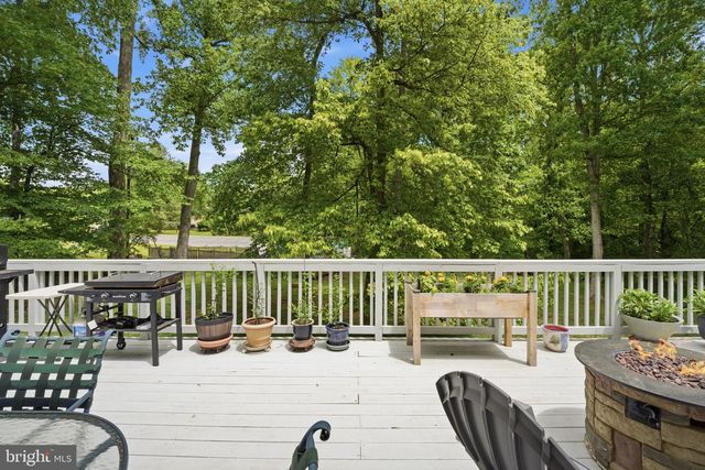 8104 REVATOM CT, Dunn Loring, VA 22027