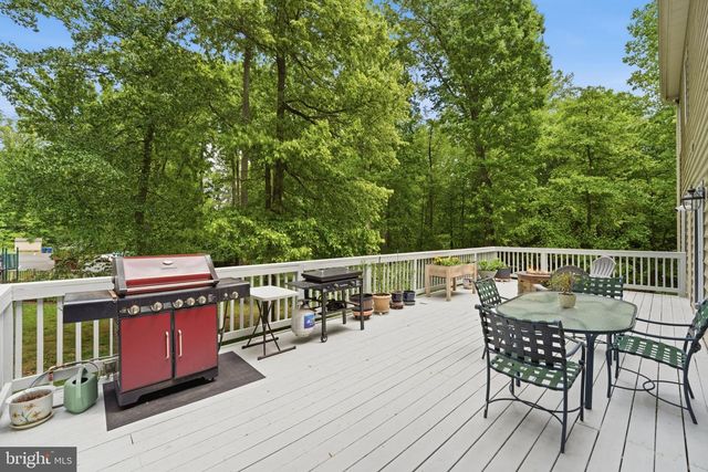 8104 REVATOM CT, Dunn Loring, VA 22027