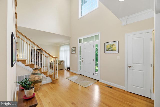 8104 REVATOM CT, Dunn Loring, VA 22027