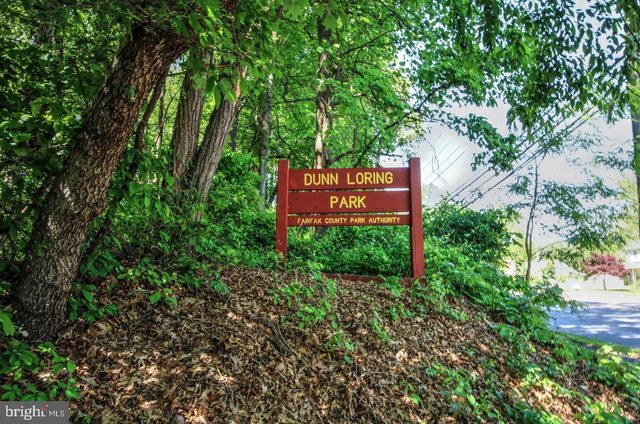 8104 REVATOM CT, Dunn Loring, VA 22027