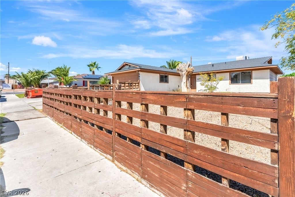5916 Balzar Avenue, Las Vegas, NV 89108 — exterior