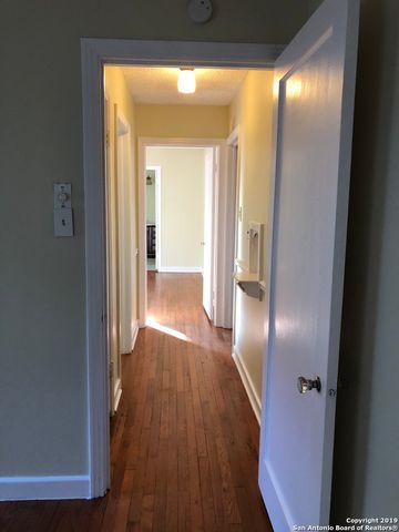 2022 SANTA BARBARA ST, San Antonio, TX 78201