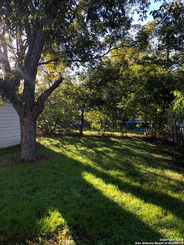 2022 SANTA BARBARA ST, San Antonio, TX 78201