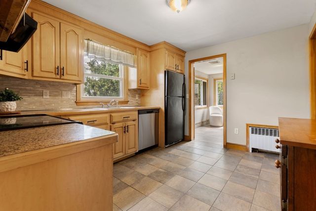 8 Helene St, Quincy, MA 02169