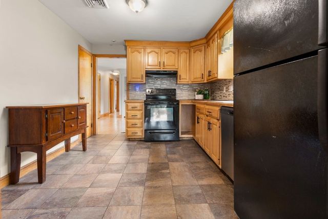 8 Helene St, Quincy, MA 02169