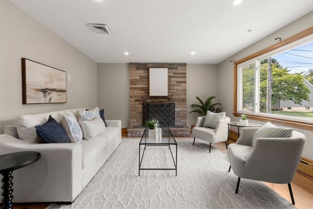 8 Helene St, Quincy, MA 02169