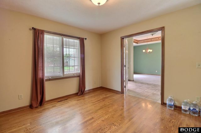 2432 Heritage Lane, Fremont, NE 68025