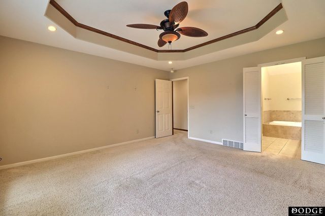 2432 Heritage Lane, Fremont, NE 68025