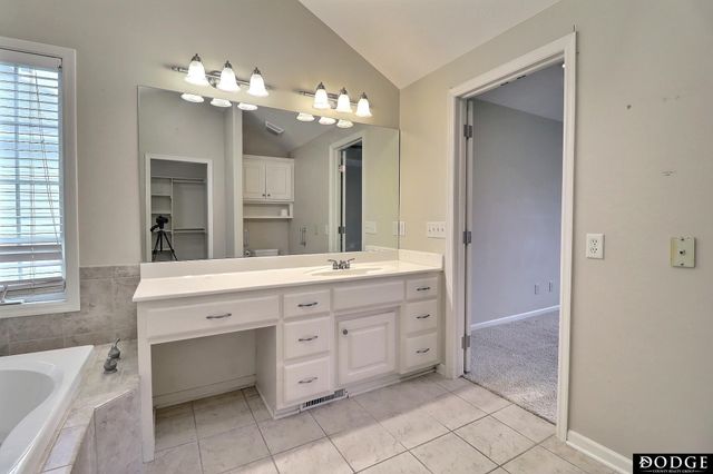 2432 Heritage Lane, Fremont, NE 68025