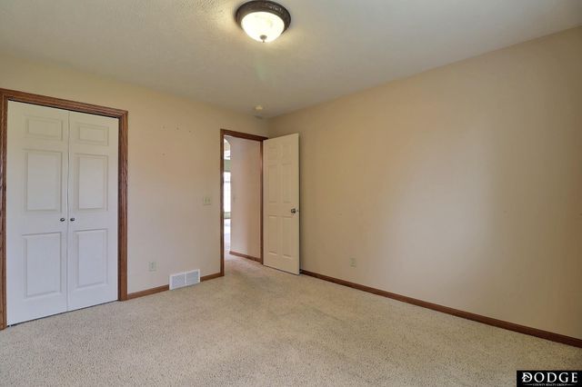 2432 Heritage Lane, Fremont, NE 68025