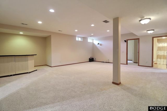 2432 Heritage Lane, Fremont, NE 68025