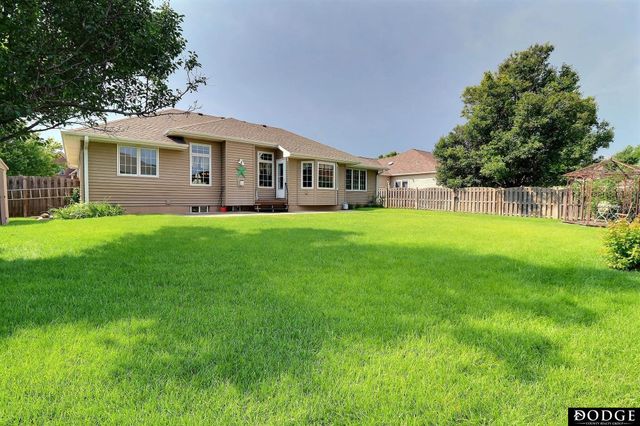 2432 Heritage Lane, Fremont, NE 68025