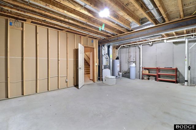 2432 Heritage Lane, Fremont, NE 68025