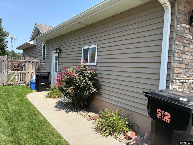 2432 Heritage Lane, Fremont, NE 68025