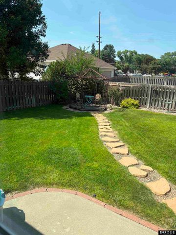 2432 Heritage Lane, Fremont, NE 68025