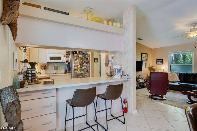 617 SW 9TH AVE, Cape Coral, FL 33991