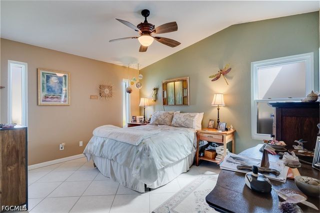 617 SW 9TH AVE, Cape Coral, FL 33991