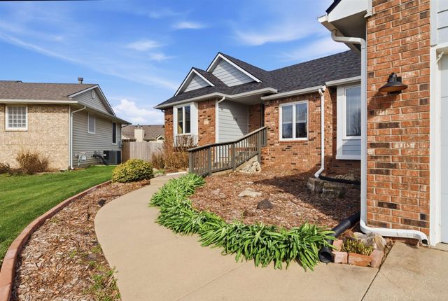 110 N Karren Ct, Wichita, KS 67212