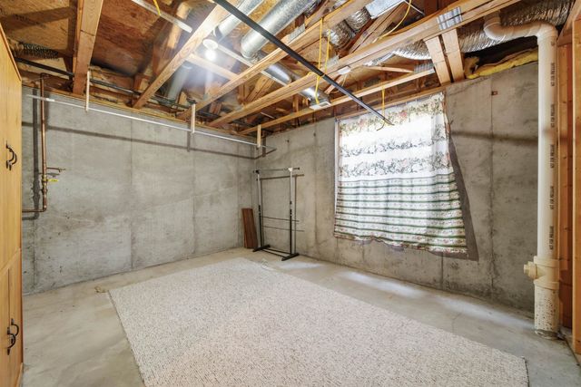 110 N Karren Ct, Wichita, KS 67212