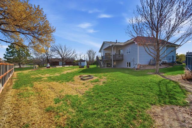 110 N Karren Ct, Wichita, KS 67212