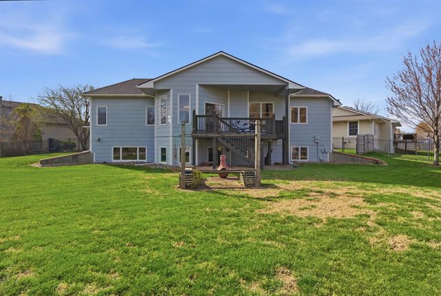 110 N Karren Ct, Wichita, KS 67212