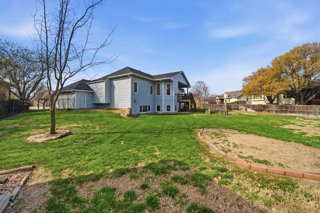 110 N Karren Ct, Wichita, KS 67212