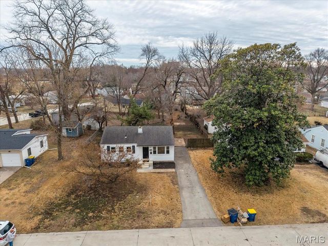 11218 Saint Shawn Lane, St Ann, MO 63074