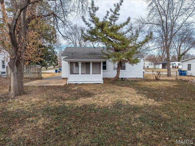 11218 Saint Shawn Lane, St Ann, MO 63074