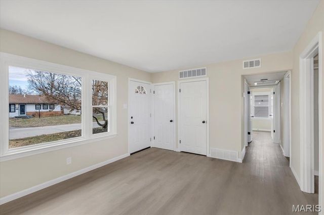 11218 Saint Shawn Lane, St Ann, MO 63074